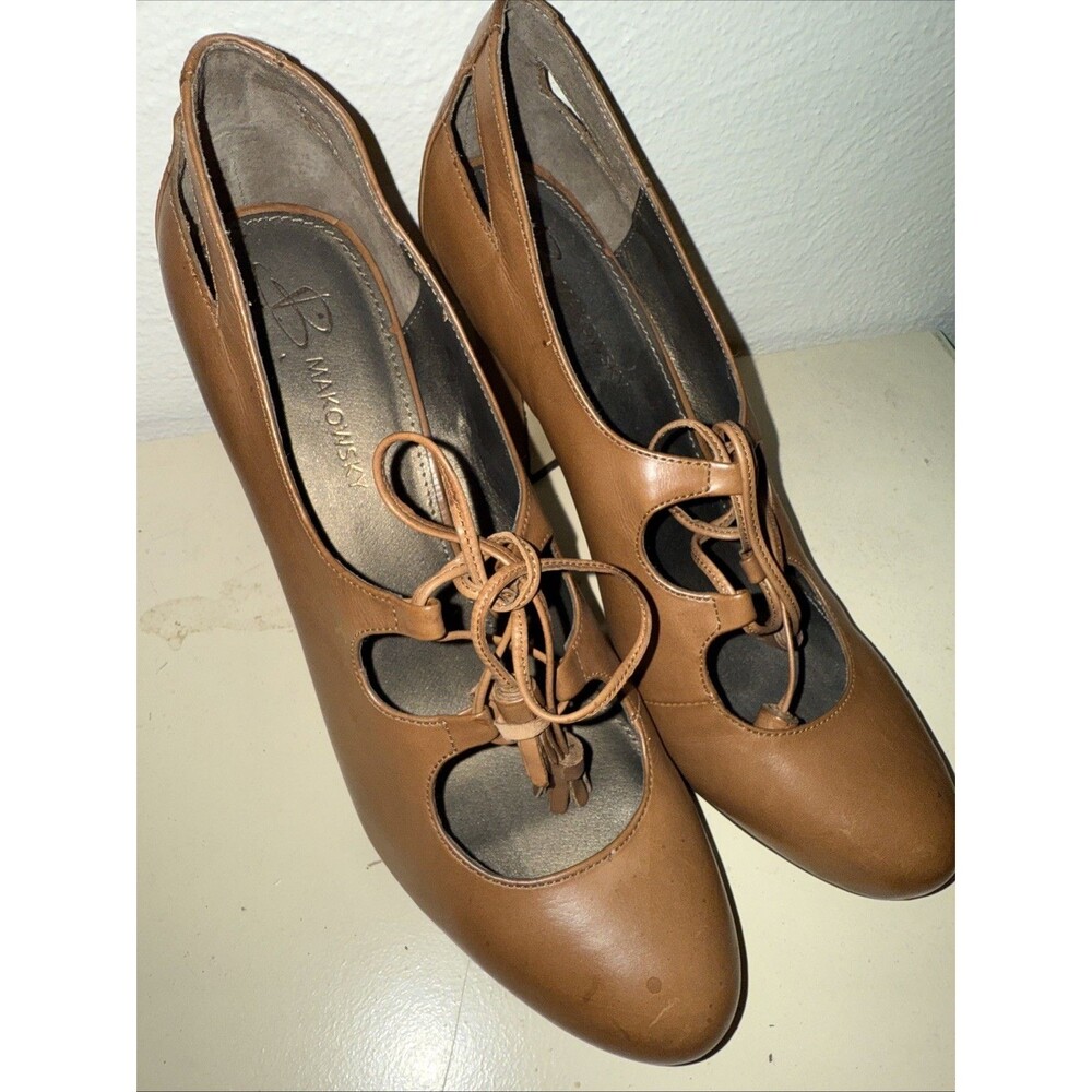 B Makowsky Heels Brown, 9.5 Medium